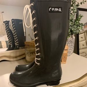 Roma lace-up rain boots!